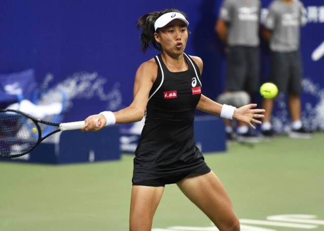 他开飞机培 他开飞机培