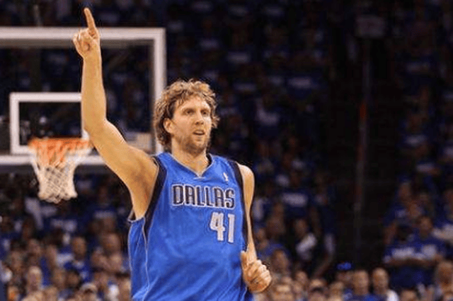 足坛树立了 足坛树立了