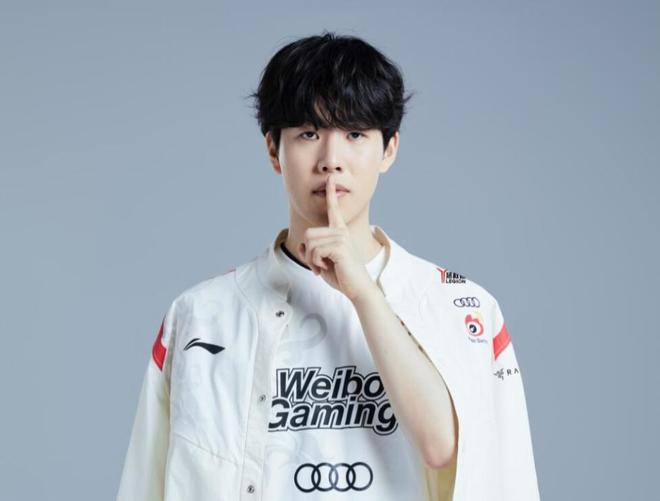 隊員們經過 隊員們經過